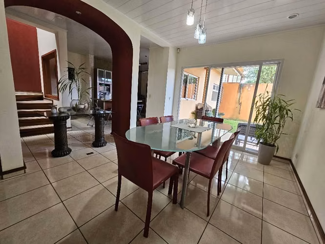 VENDO CASA EN RESIDENCIAL CON SEGURIDAD EN SABANILLA - Imagen 2