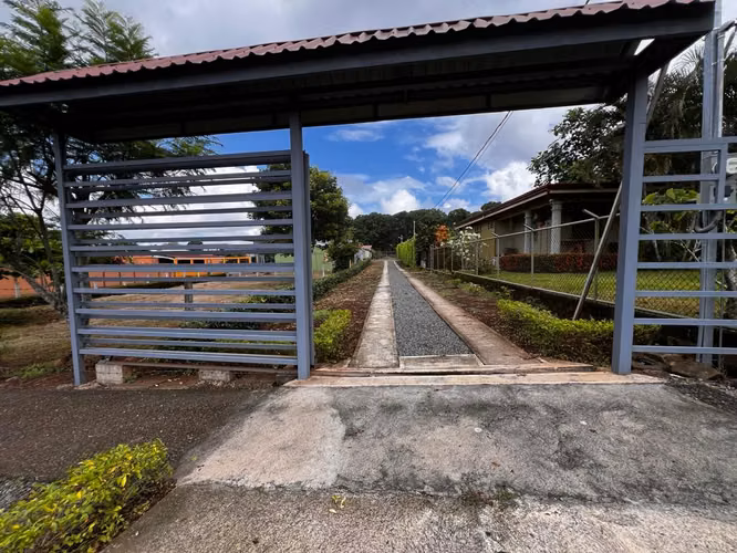 Finca plana - 18.223 m² - Miramar, Puntarenas (todos los servicios)