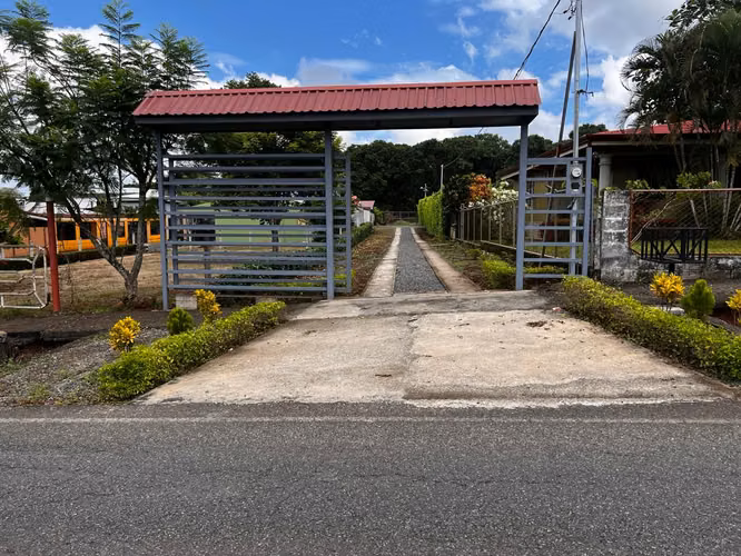 Finca plana - 18.223 m² - Miramar, Puntarenas (todos los servicios)
