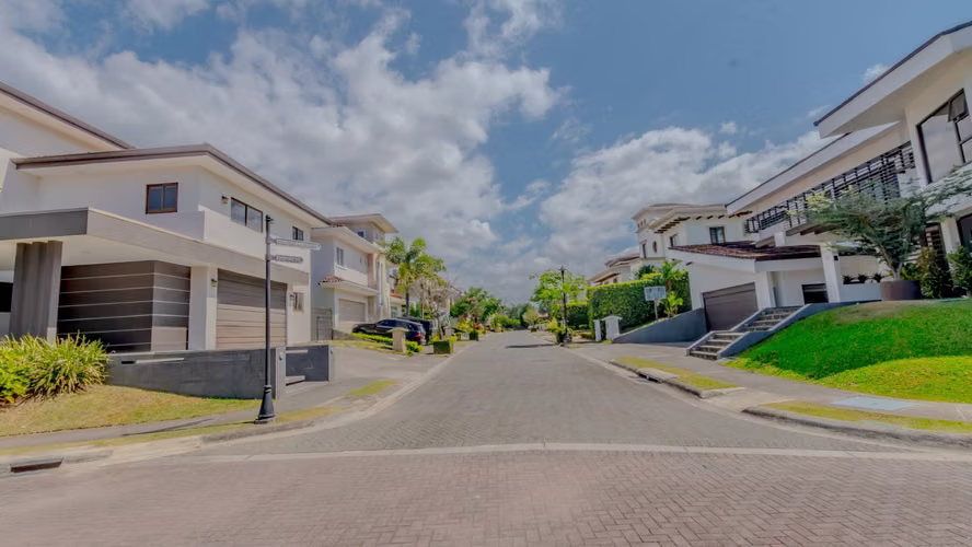Venta | Oportunidad de inversión Casa en Hacienda El Sol