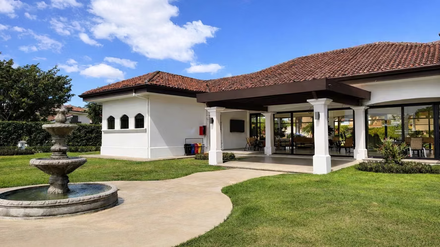 Venta | Oportunidad de inversión Casa en Hacienda El Sol