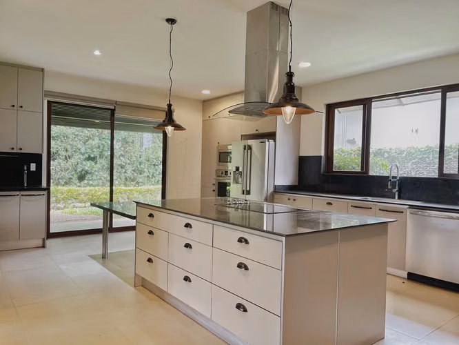 Venta | Oportunidad de inversión Casa en Hacienda El Sol