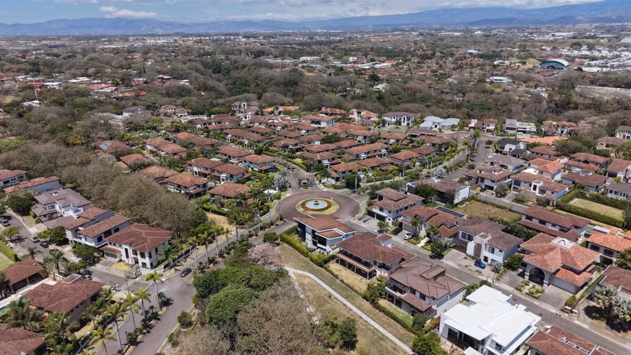 Venta | Oportunidad de inversión Casa en Hacienda El Sol