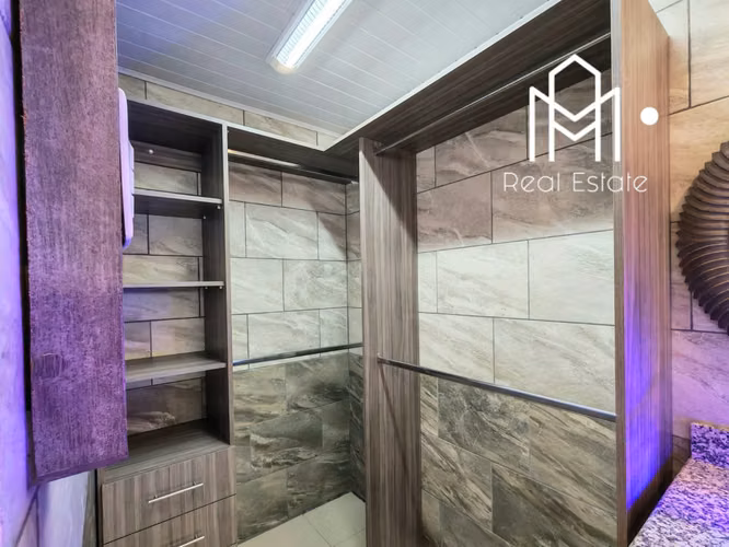 Venta Lujosa Casa En Heredia Centro.