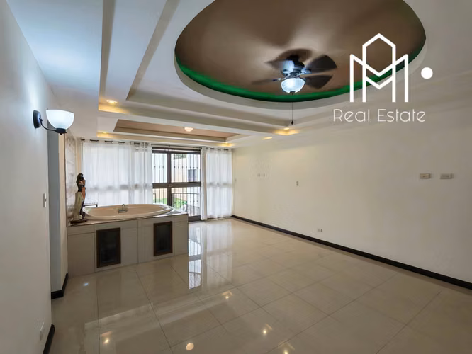 Venta Lujosa Casa En Heredia Centro.
