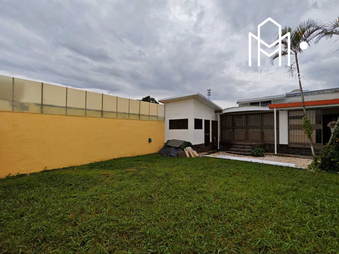 Venta Lujosa Casa En Heredia Centro.