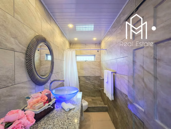 Venta Lujosa Casa En Heredia Centro.