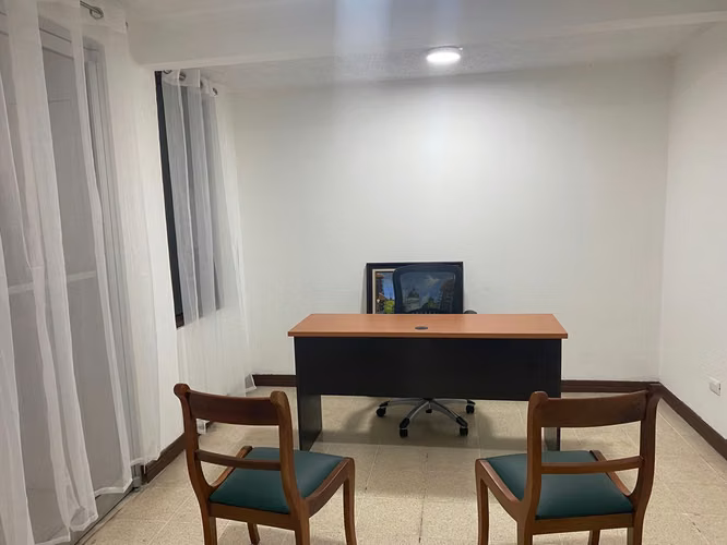 Alquiler Edificio para Oficinas o negocio con 25 parqueos - Imagen 5
