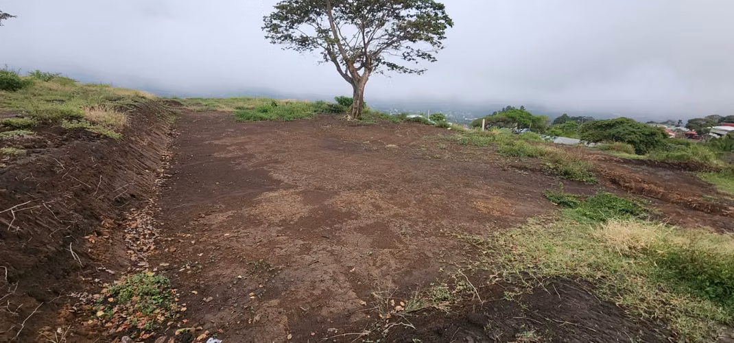 Lote con vistas increíbles a 10  minutos de Grecia - Imagen 7