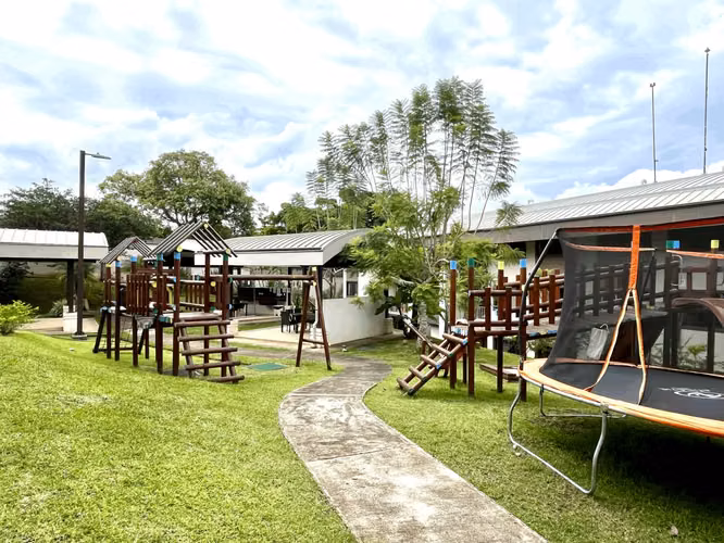 SE VENDE APARTAMENTO - VILA DEL ESTE - CURRIDABAT - AYARCO - NEGOCIABLE