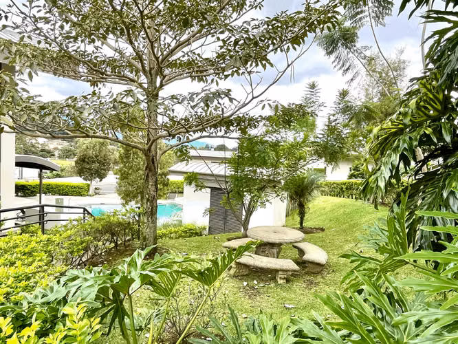SE VENDE APARTAMENTO - VILA DEL ESTE - CURRIDABAT - AYARCO - NEGOCIABLE