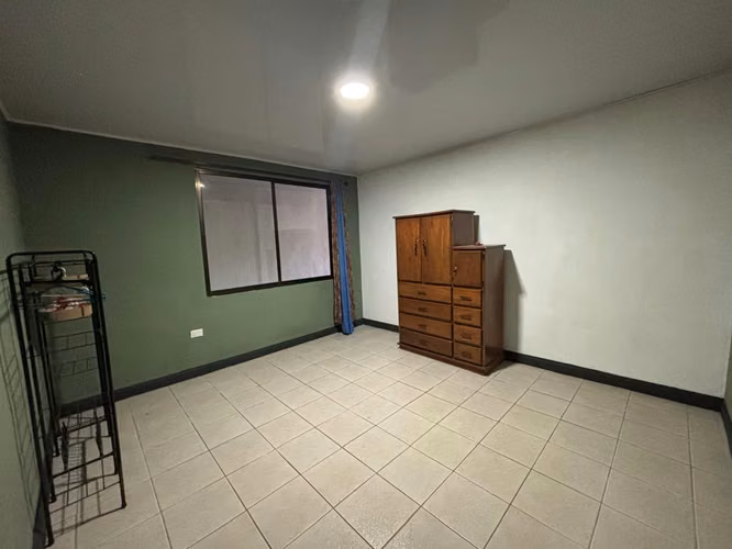 Gran Oportunidad: Casa con 2 Apartamentos para Vivir o Invertir - Imagen 7