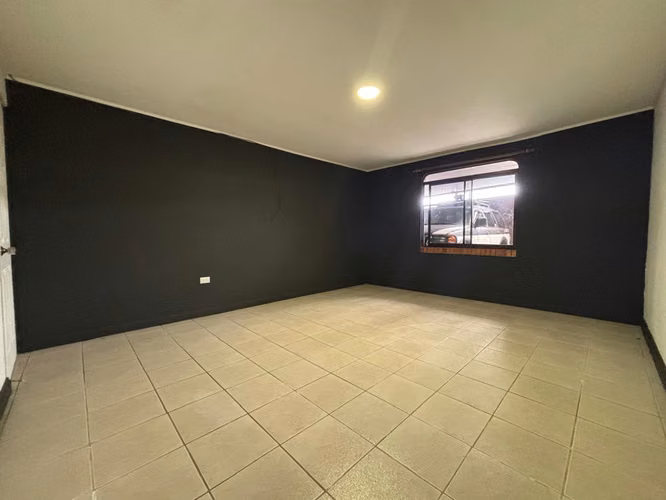 Gran Oportunidad: Casa con 2 Apartamentos para Vivir o Invertir - Imagen 6