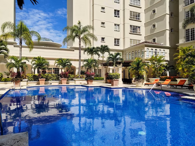 Venta Lujoso Apartamento 3 habitaciones en Cortijo Los Laureles Escazú