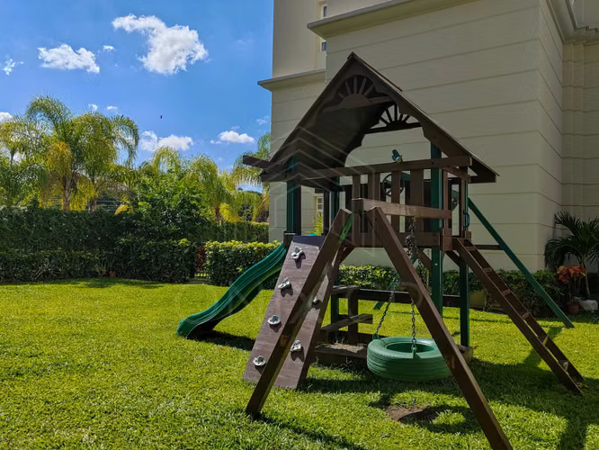 Venta Lujoso Apartamento 3 habitaciones en Cortijo Los Laureles Escazú