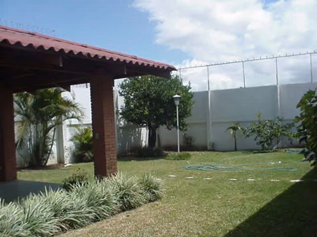 INVERSION Elegante, cómoda, 5 dorm casa ESCAZU Los Laureles - Imagen 18