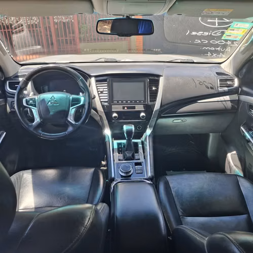 MITSUBISHI MONTERO SPORT 2024 4X4 7 PASAJEROS - Imagen 2