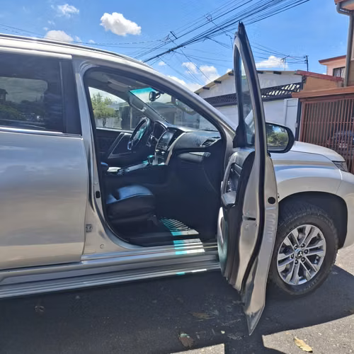 MITSUBISHI MONTERO SPORT 2024 4X4 7 PASAJEROS - Imagen 8