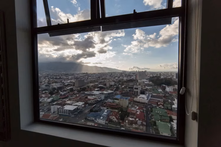 Venta  de estudio totalmente amoblado Ideal para inversionistas piso 8 de URBN - Imagen 4