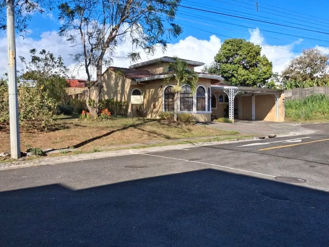 A la venta preciosa casa en Residencial Altos de Montenegro Alajuela - Imagen 5