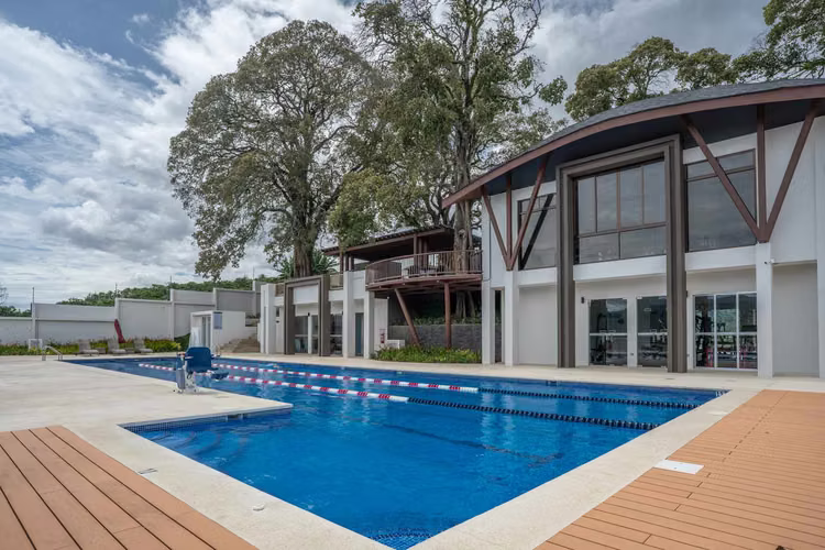Venta de espectacular casa a estrenar en condominio en Tres Ríos