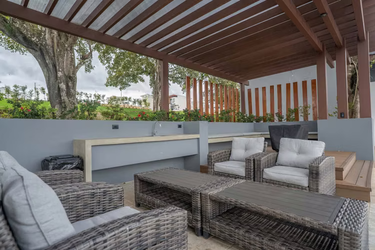 Venta de espectacular casa a estrenar en condominio en Tres Ríos