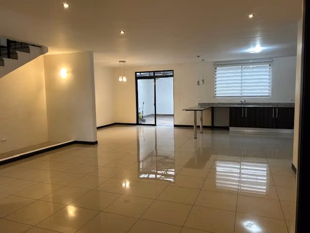 SE VENDE CASA – Condominio Vistas de las Flores, Heredia | CO-585 - Imagen 2