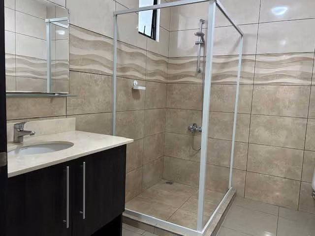 SE VENDE CASA – Condominio Vistas de las Flores, Heredia | CO-585 - Imagen 6