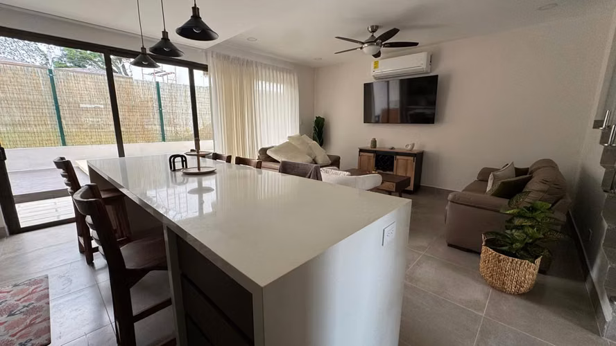 Se alquila o vende Casa nueva en Sol de Praia, Jacó, Puntarenas