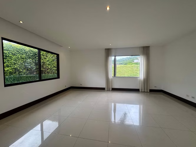ALQUILER DE CASA EN LOMAS DEL VALLE* - Imagen 13
