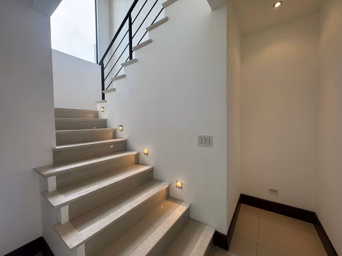 ALQUILER DE CASA EN LOMAS DEL VALLE* - Imagen 17