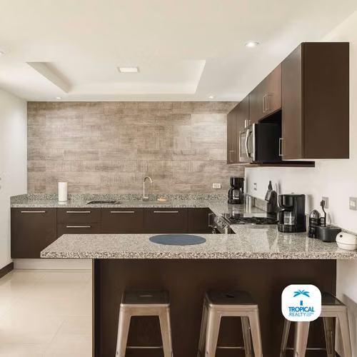 Townhouse Contemporáneo en Venta en Guachipelín, Escazú - Imagen 2