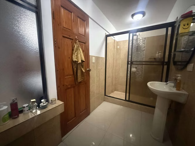 Venta de Casa en Coronado de una planta con 3 apartamentos