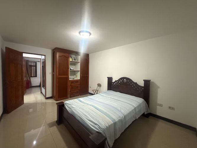 Venta de Casa en Coronado de una planta con 3 apartamentos