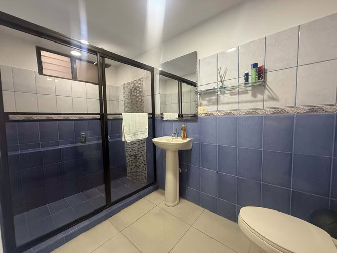 Venta de Casa en Coronado de una planta con 3 apartamentos