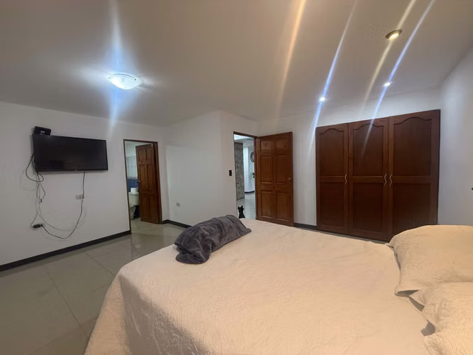 Venta de Casa en Coronado de una planta con 3 apartamentos