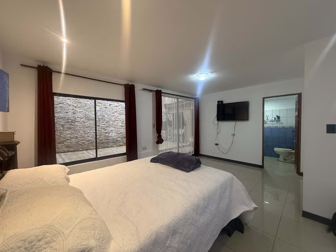 Venta de Casa en Coronado de una planta con 3 apartamentos