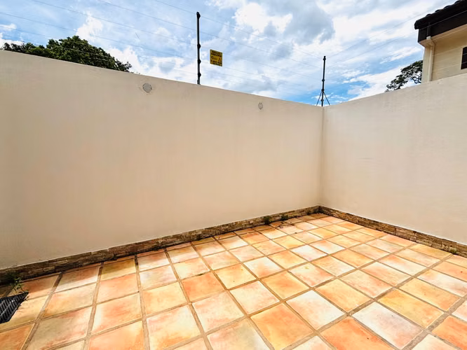Piedades Sta Ana-Recién remodelada-3 hab+2.5 baños-Oficina-Patio-4 parqueos - Imagen 4