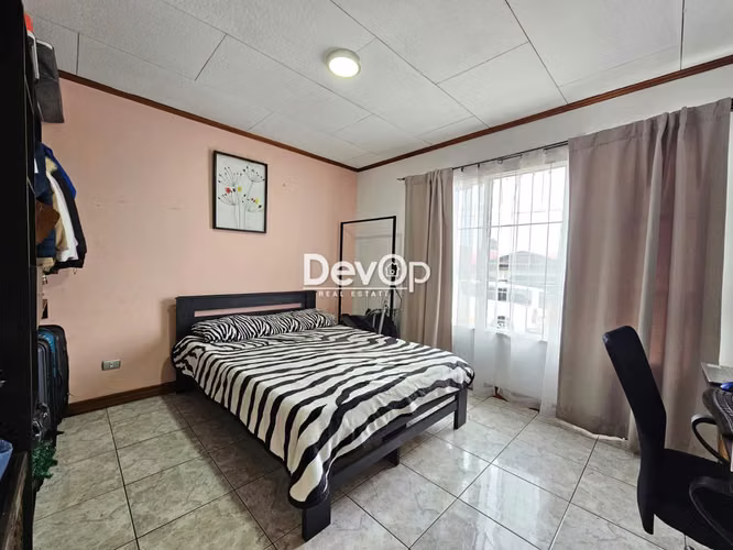 Venta de casa grande con uso de suelo comercial. San Joaquín de Flores - Imagen 7
