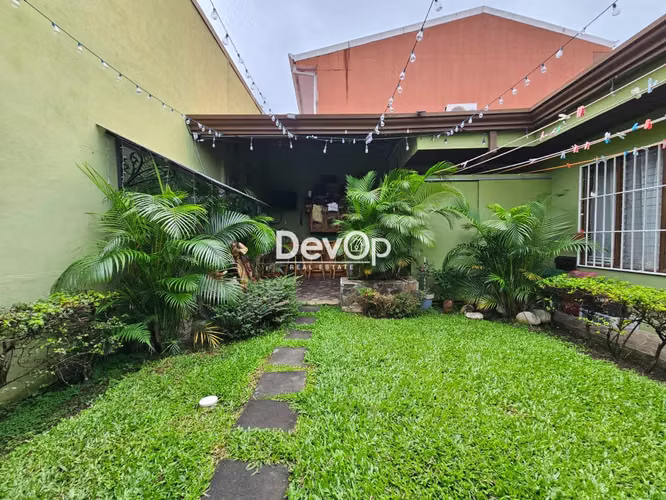 Venta de casa grande con uso de suelo comercial. San Joaquín de Flores - Imagen 19