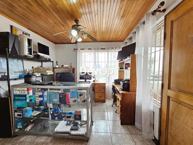 Venta de casa grande con uso de suelo comercial. San Joaquín de Flores - Imagen 14