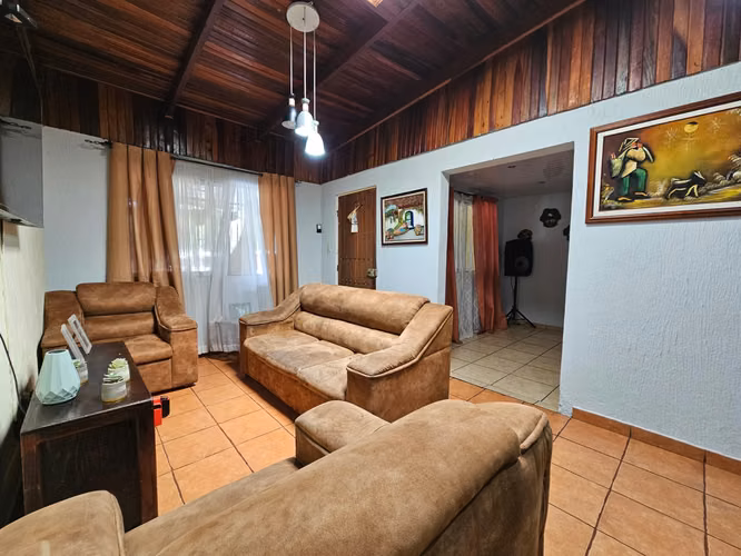 Se vende casa de dos plantas en Gravilias de Desamparados - Imagen 3