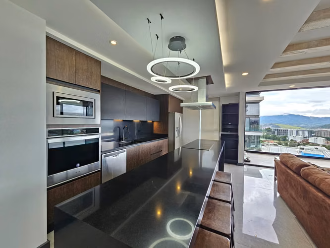 Venta de Penthouse de Lujo. Condominio Golfside.