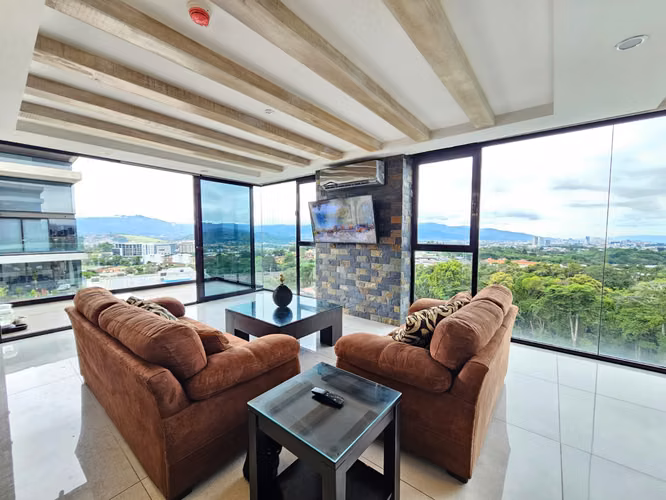 Venta de Penthouse de Lujo. Condominio Golfside.
