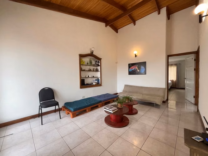 VENTA DE LOTE EN LOS LAURELES CON DOS CASAS - ESCAZU - Imagen 3