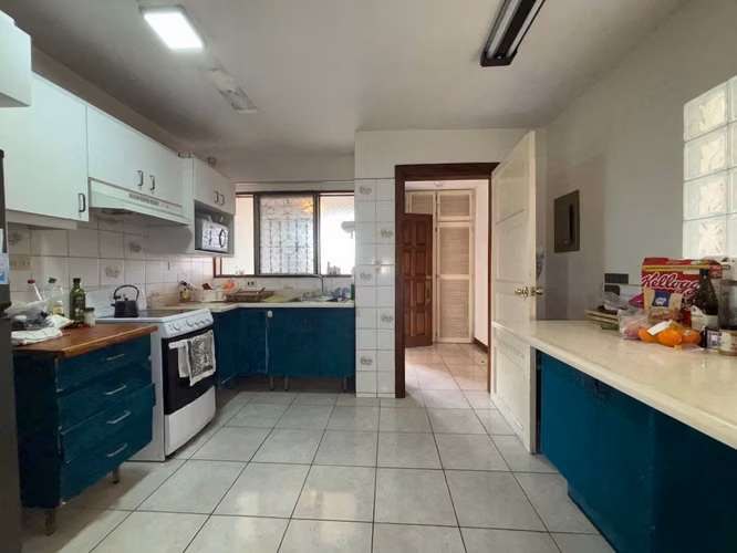 VENTA DE LOTE EN LOS LAURELES CON DOS CASAS - ESCAZU - Imagen 18