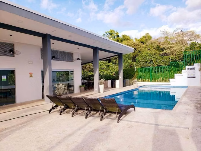 Se vende Casa en Condominio en Guayabos de Curridabat