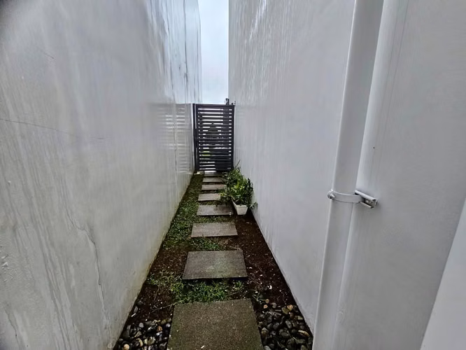 Se vende Casa en Condominio en Guayabos de Curridabat