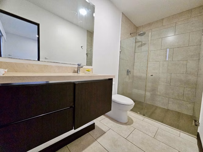 Se vende Casa en Condominio en Guayabos de Curridabat