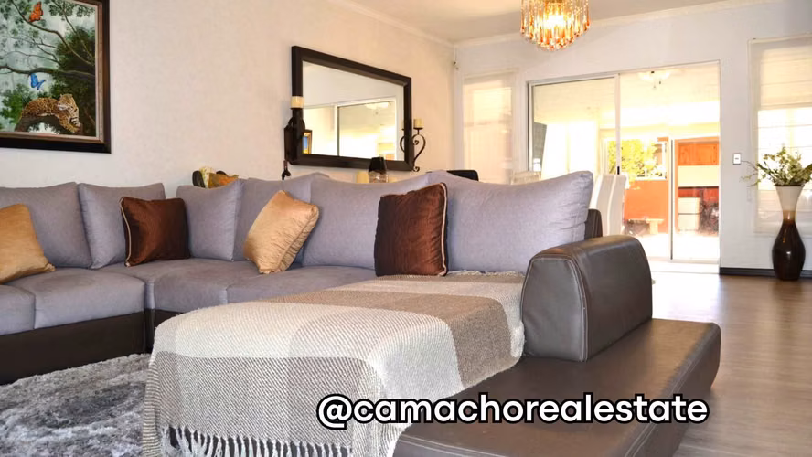 Casa en Venta en Heredia .Moderna en condominiocéntrico cerca de Paseo de las Flores